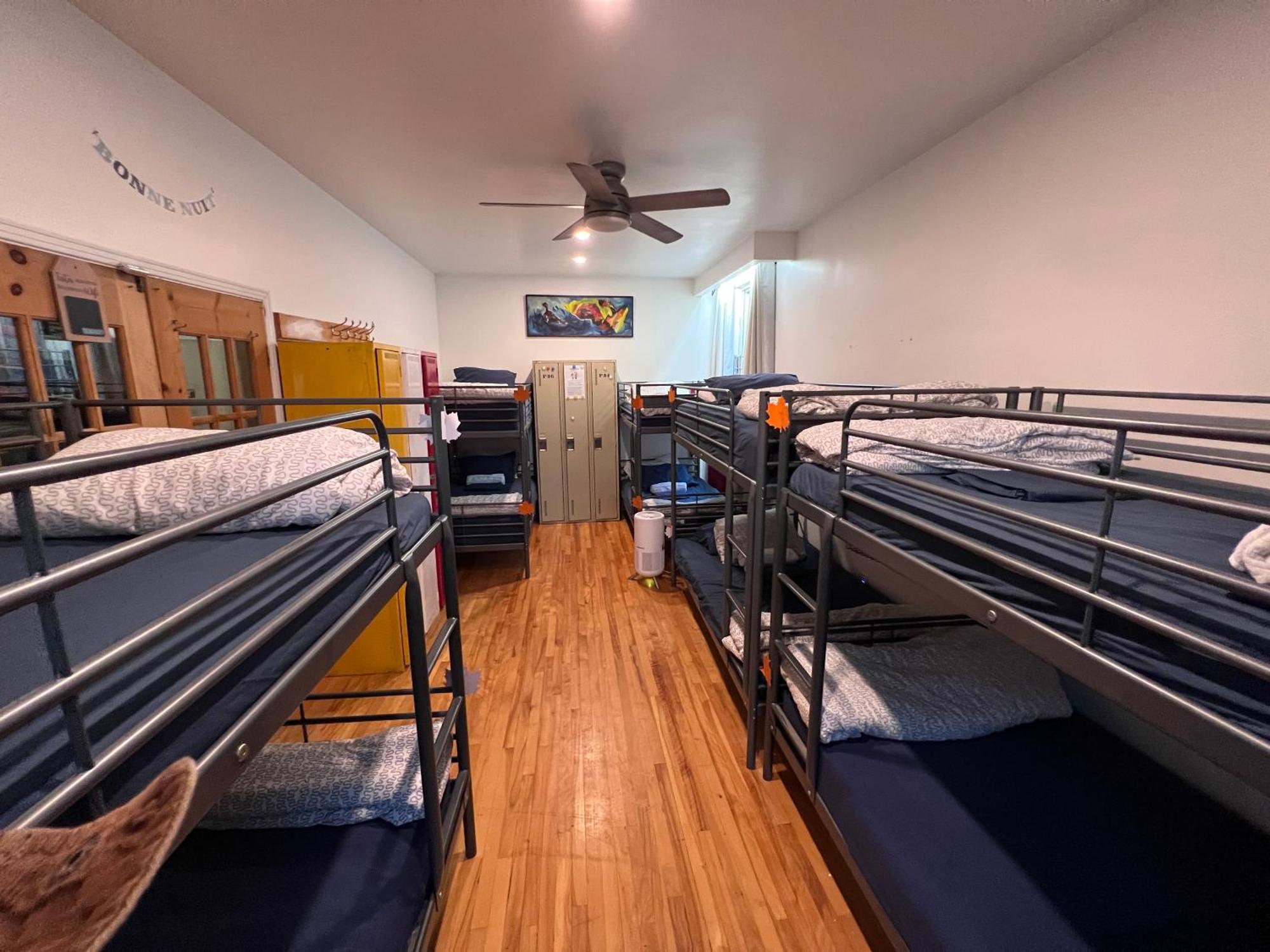 Auberge Pvt Hostel Монреал Екстериор снимка